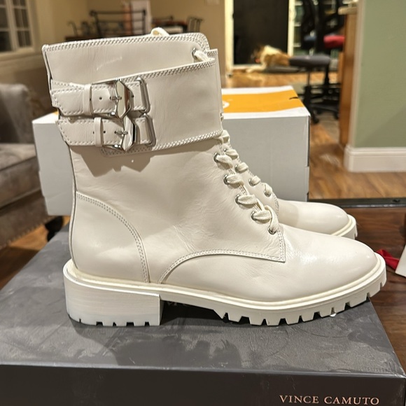 NWT Vince Camuto white combat boots sz 9.5 - Picture 3 of 4